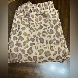 Women’s minimalist Comfrt sweatpants